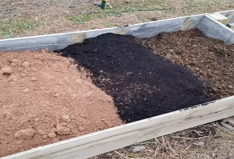 how to fill a raised garden bed cheaply