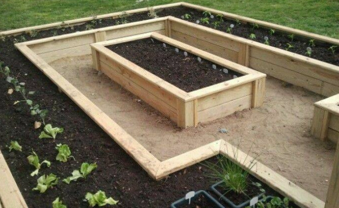 how to build a raised garden bed