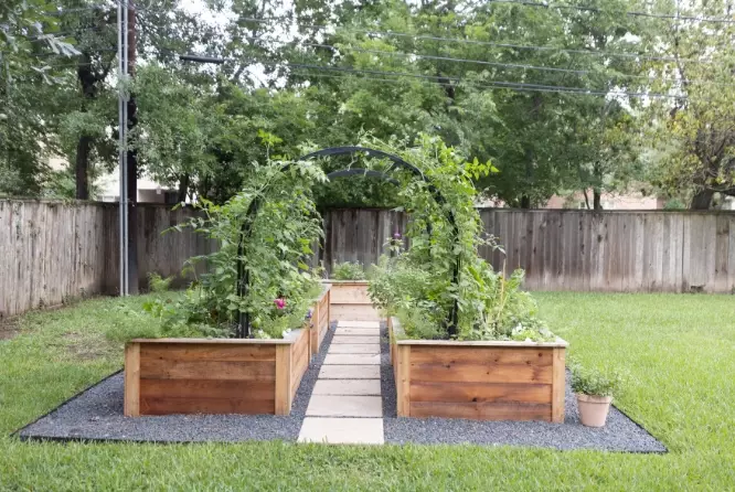how to build a raised garden bed