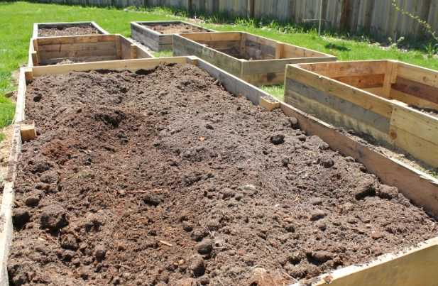how to make garden bed soil