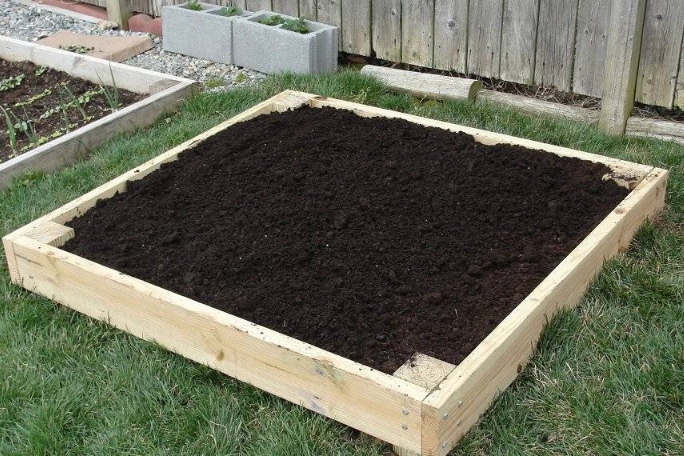 best soil for raised beds
