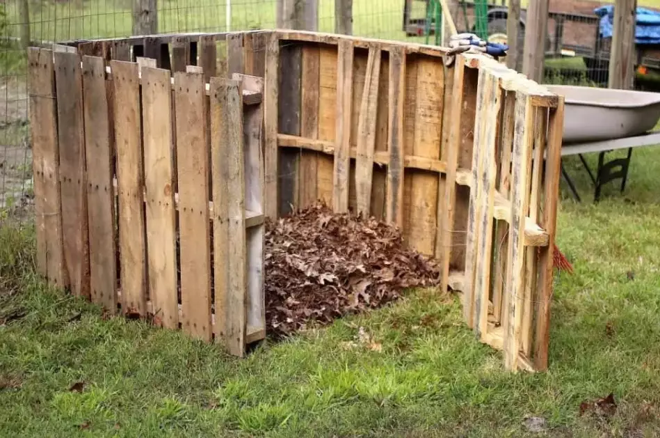 how to build a compost pile