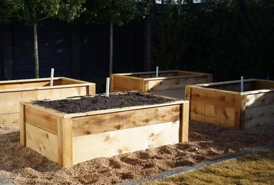 how to fill a raised bed cheaply