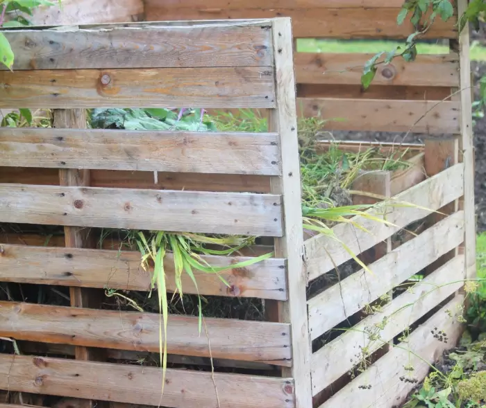 pallet compost bin