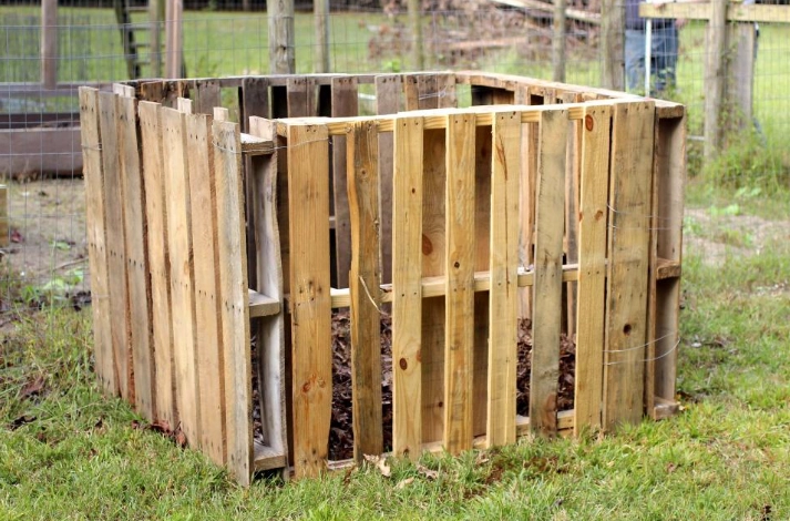 build compost bin
