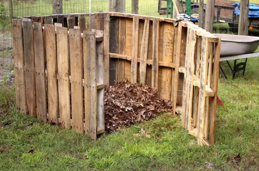 DIY compost bin