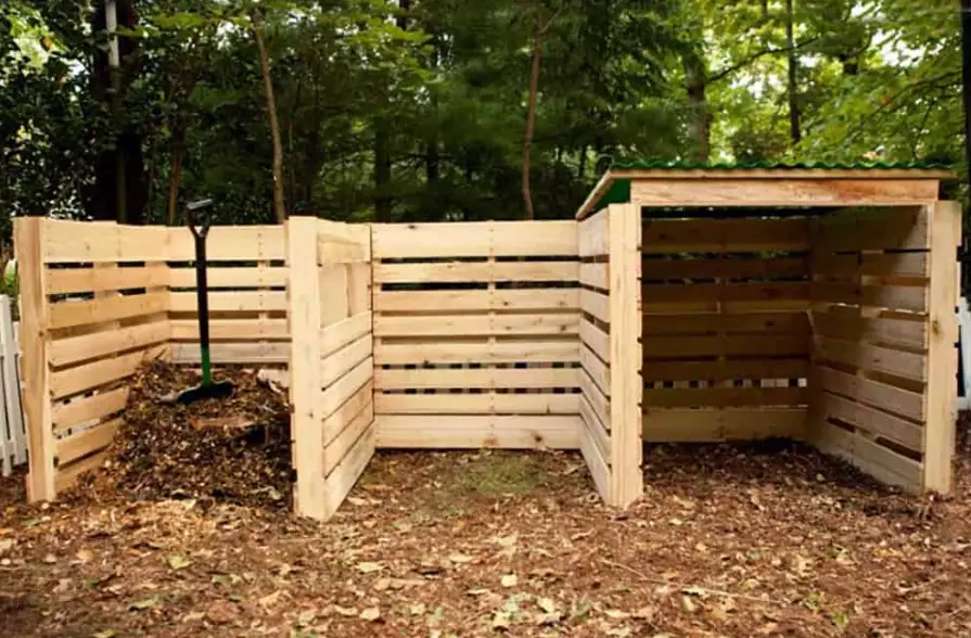 wood pallet compost bin