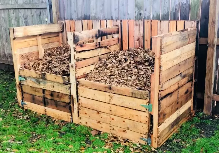 wood pallet compost bin