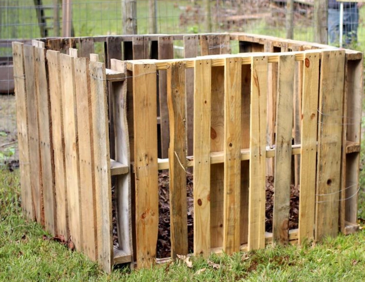 DIY compost bin DIY compost bin